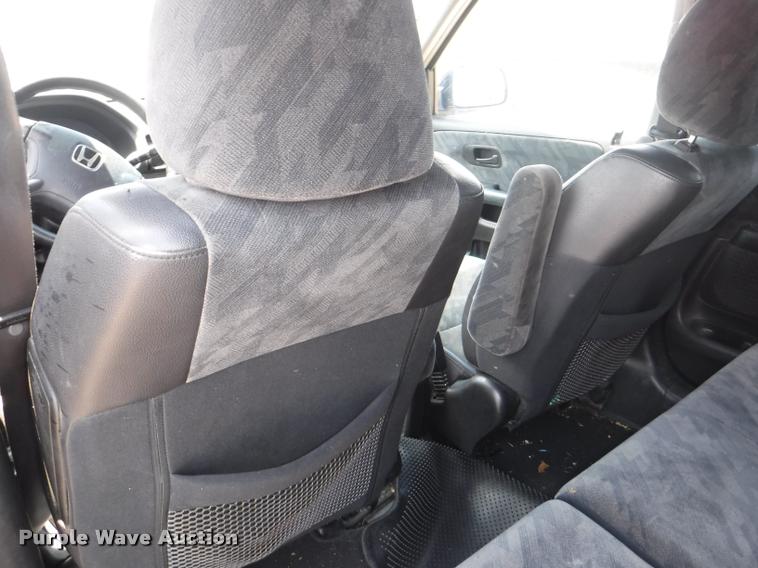 image for item K5963 2003 Honda CR-V SUV