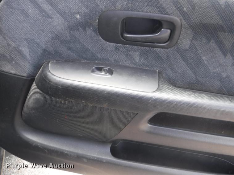 image for item K5963 2003 Honda CR-V SUV