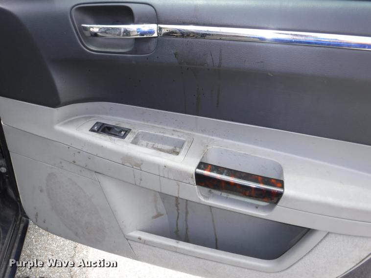 image for item K5964 2006 Chrysler 300M