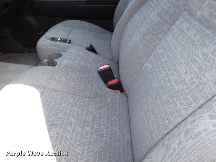 image for item K5972 2008 GMC Canyon pickup truck