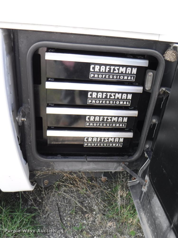 image for item K5972 2008 GMC Canyon pickup truck