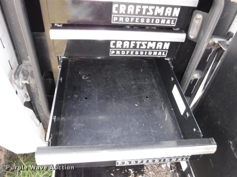 image for item K5972 2008 GMC Canyon pickup truck