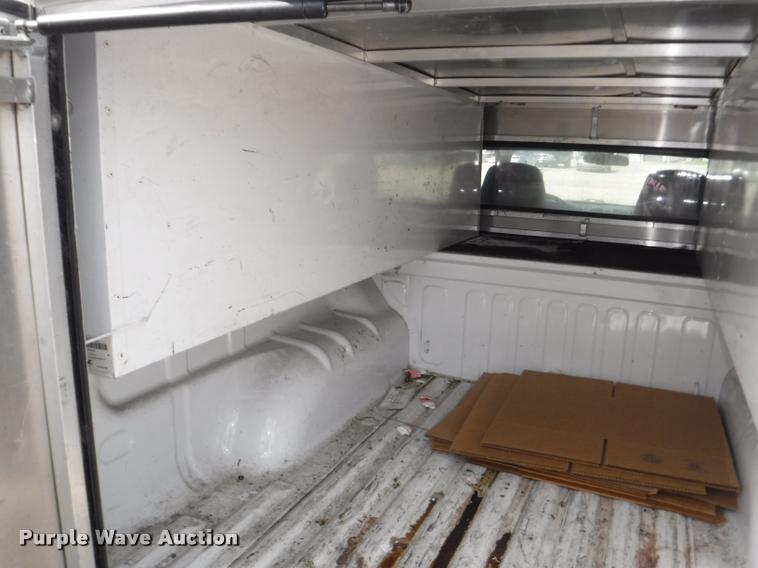 image for item K5972 2008 GMC Canyon pickup truck