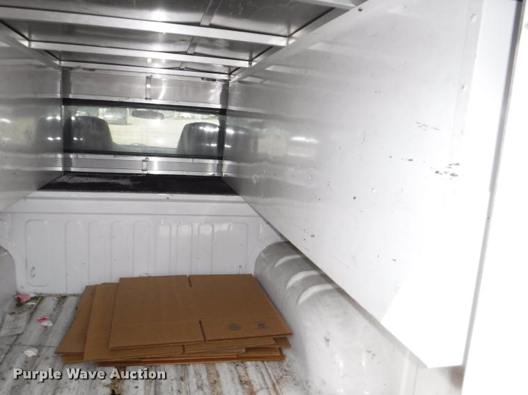 image for item K5972 2008 GMC Canyon pickup truck