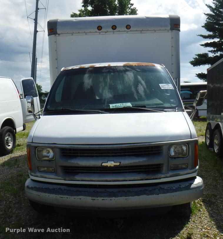 image for item K5974 2002 Chevrolet Express 3500 Cargo box truck