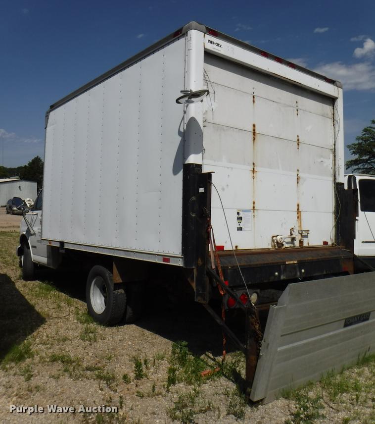 image for item K5974 2002 Chevrolet Express 3500 Cargo box truck