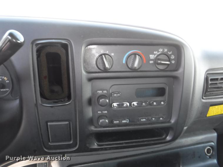 image for item K5974 2002 Chevrolet Express 3500 Cargo box truck