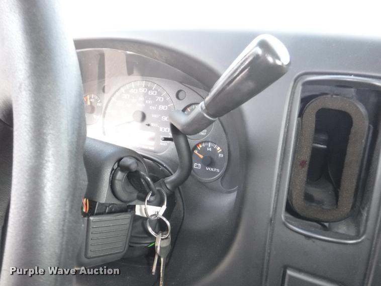 image for item K5974 2002 Chevrolet Express 3500 Cargo box truck