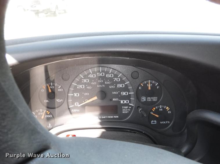 image for item K5974 2002 Chevrolet Express 3500 Cargo box truck