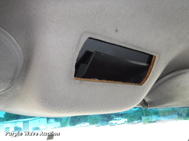 image for item K5974 2002 Chevrolet Express 3500 Cargo box truck