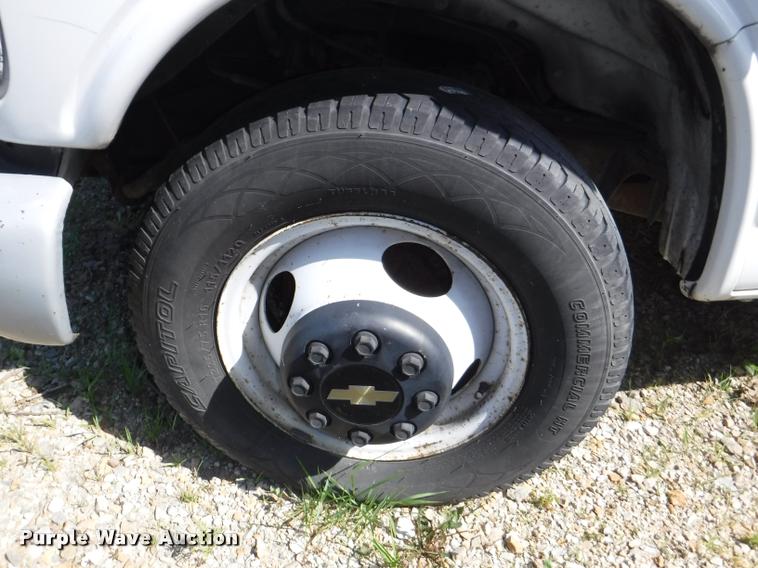 image for item K5974 2002 Chevrolet Express 3500 Cargo box truck