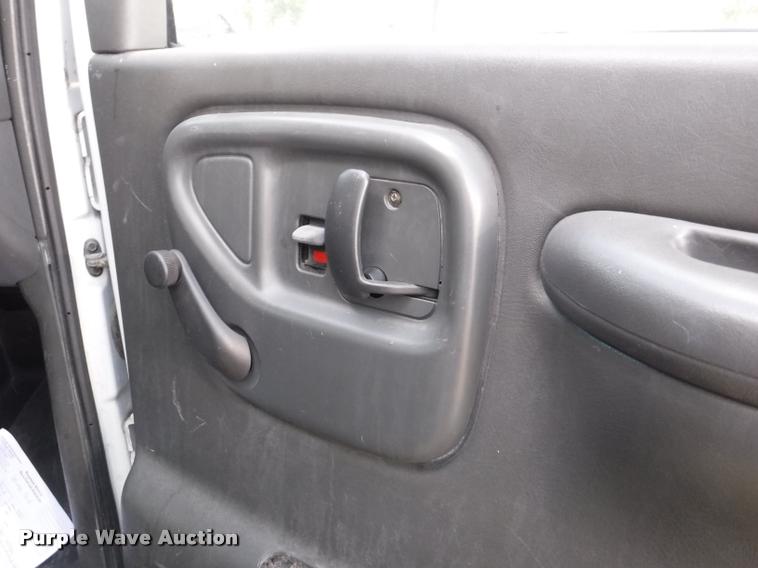 image for item K5974 2002 Chevrolet Express 3500 Cargo box truck