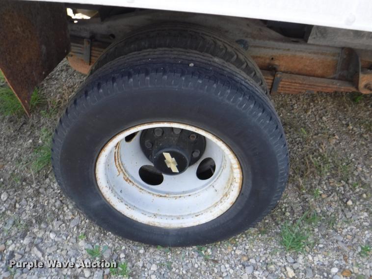 image for item K5974 2002 Chevrolet Express 3500 Cargo box truck