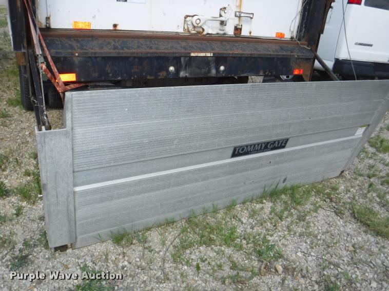 image for item K5974 2002 Chevrolet Express 3500 Cargo box truck