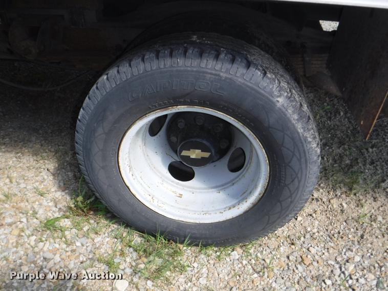 image for item K5974 2002 Chevrolet Express 3500 Cargo box truck