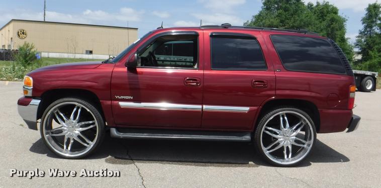 image for item K5983 2003 GMC Yukon SUV