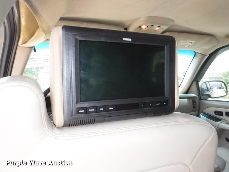 image for item K5983 2003 GMC Yukon SUV