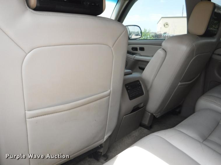 image for item K5983 2003 GMC Yukon SUV