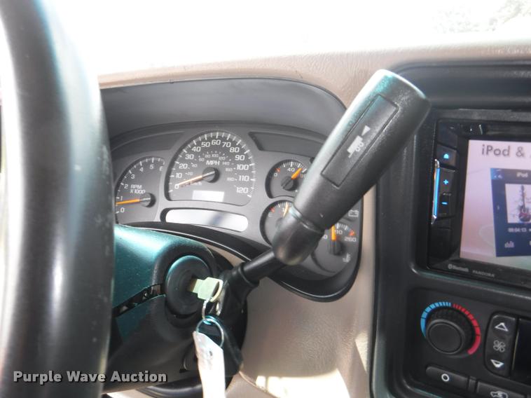 image for item K5983 2003 GMC Yukon SUV