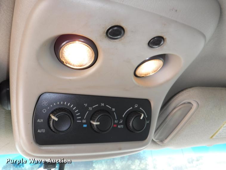 image for item K5983 2003 GMC Yukon SUV