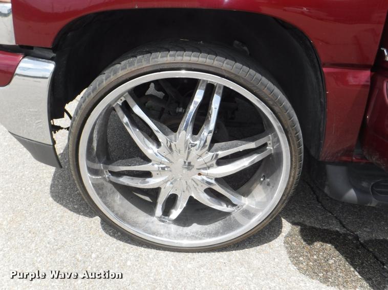 image for item K5983 2003 GMC Yukon SUV