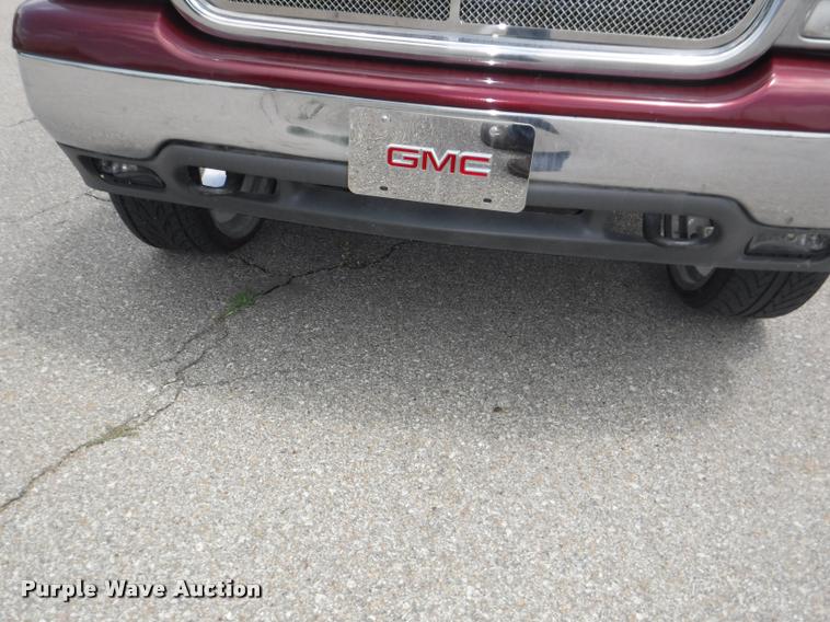 image for item K5983 2003 GMC Yukon SUV