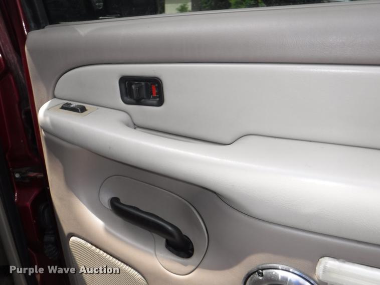 image for item K5983 2003 GMC Yukon SUV