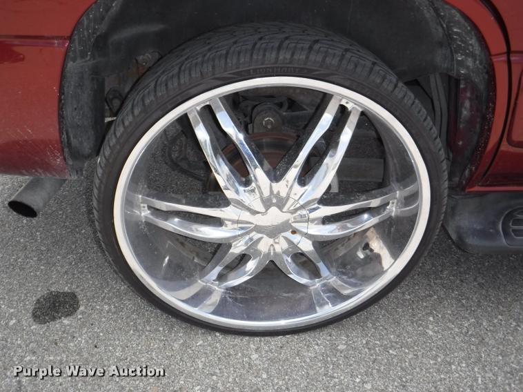 image for item K5983 2003 GMC Yukon SUV