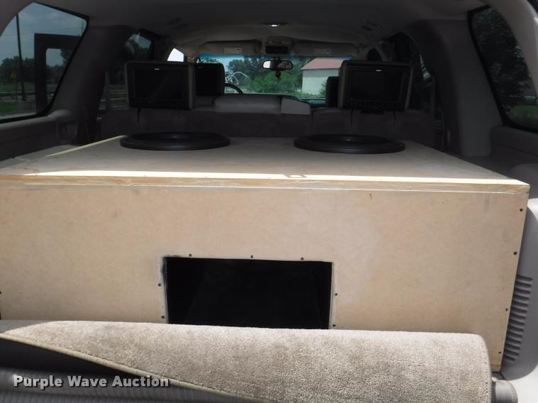 image for item K5983 2003 GMC Yukon SUV