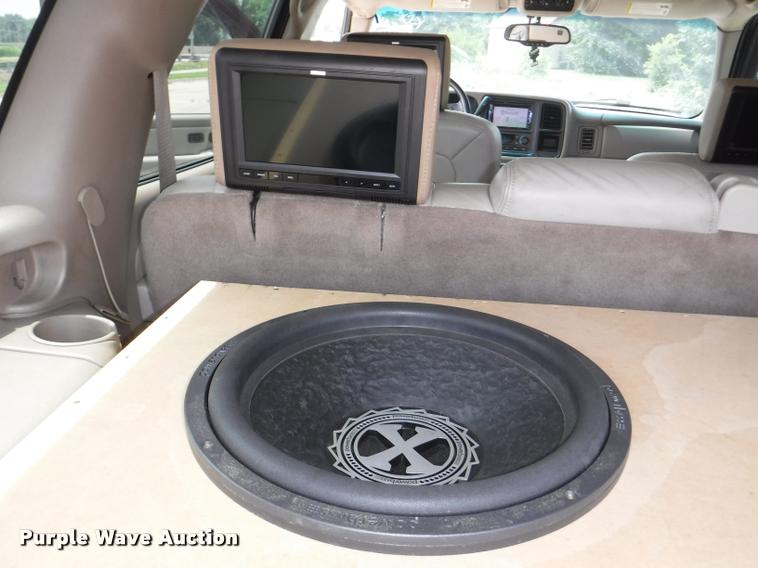 image for item K5983 2003 GMC Yukon SUV