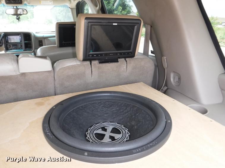 image for item K5983 2003 GMC Yukon SUV