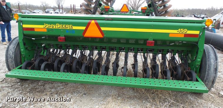 image for item CC9103 John Deere 450 seeder
