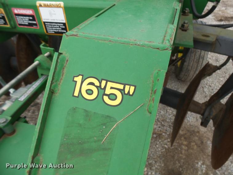 image for item CC9104 2006 John Deere 637 disk