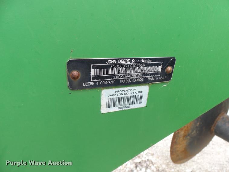 image for item CC9104 2006 John Deere 637 disk