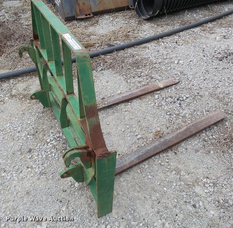 image for item CC9106 John Deere pallet forks