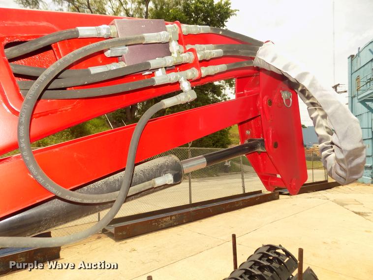 image for item DA0728 2014 Massey-Ferguson DL260MSL loader