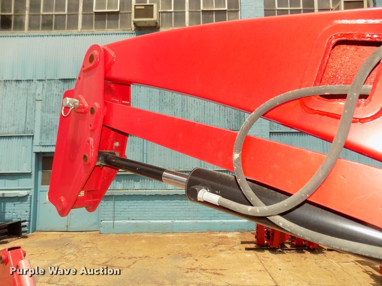 image for item DA0728 2014 Massey-Ferguson DL260MSL loader