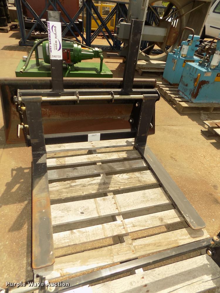 image for item DA0733 Massey-Ferguson tractor attachments