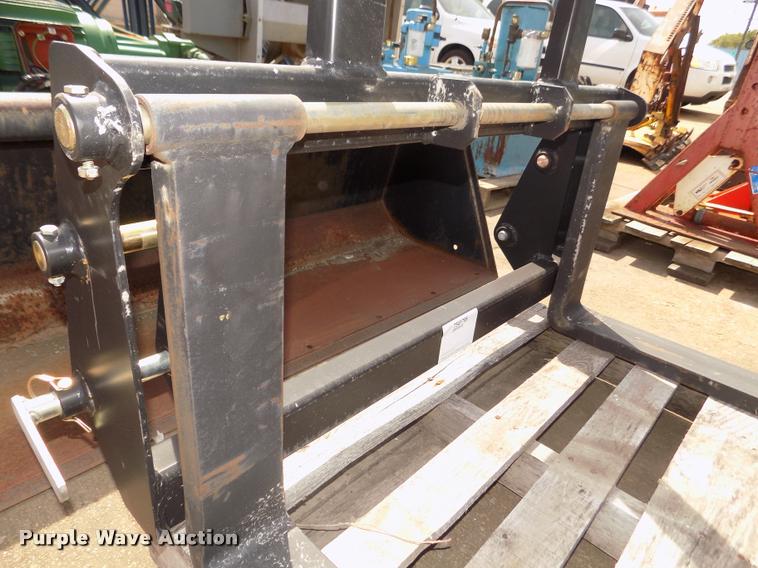 image for item DA0733 Massey-Ferguson tractor attachments