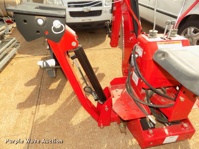 image for item DA0739 2014 Massey-Ferguson CB10 backhoe attachment
