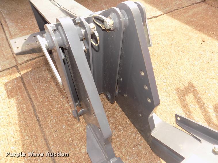 image for item DA0739 2014 Massey-Ferguson CB10 backhoe attachment