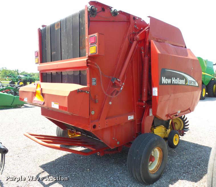image for item DA1536 2005 New Holland BR780 round baler
