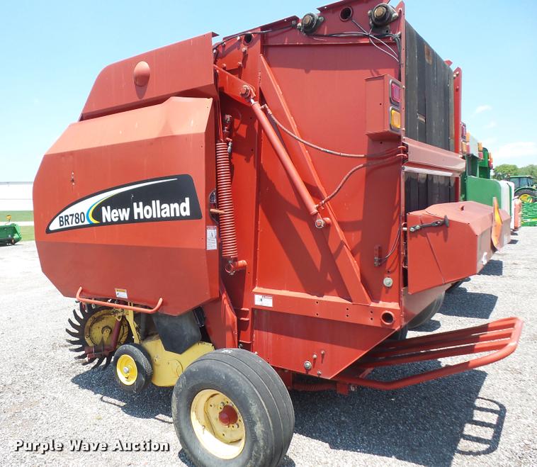 image for item DA1536 2005 New Holland BR780 round baler