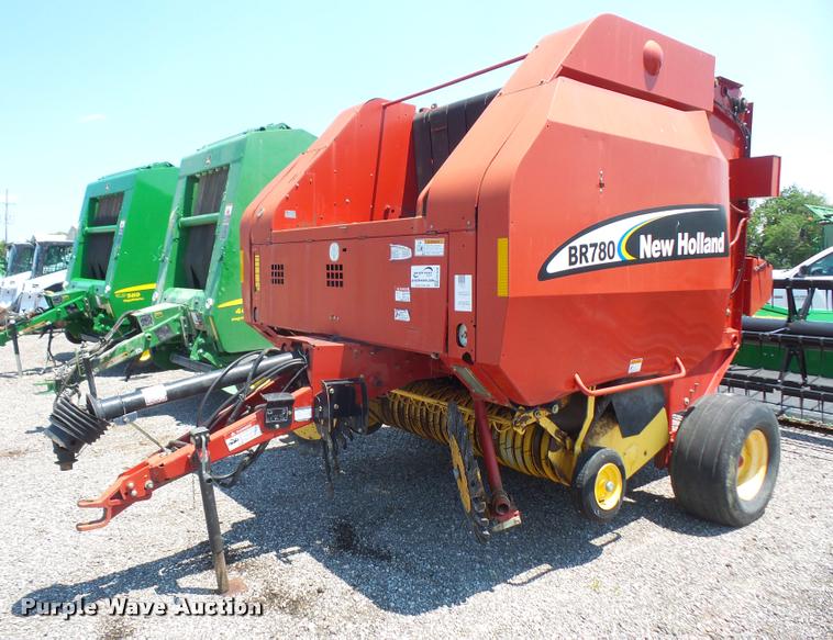 image for item DA1536 2005 New Holland BR780 round baler
