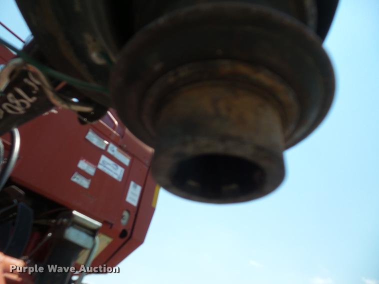 image for item DA1536 2005 New Holland BR780 round baler