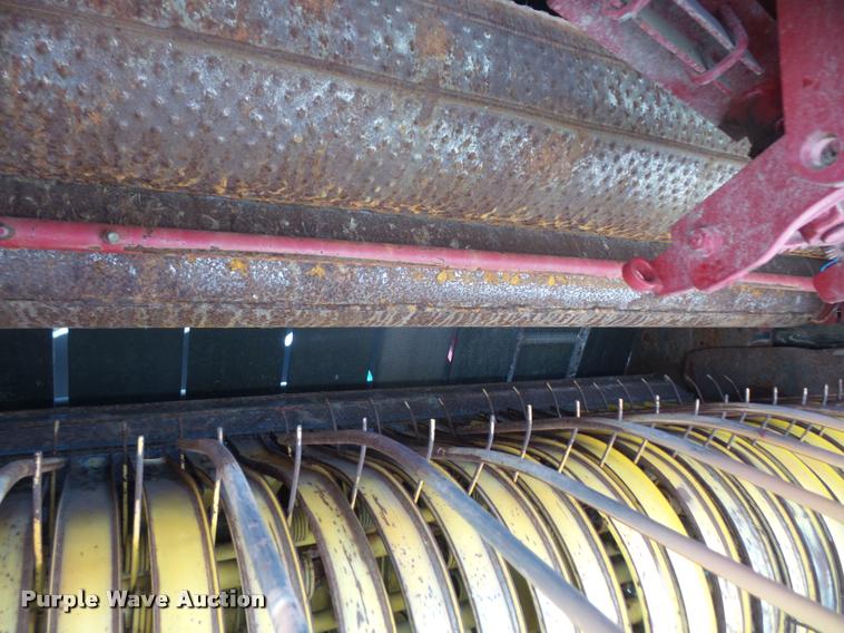 image for item DA1536 2005 New Holland BR780 round baler