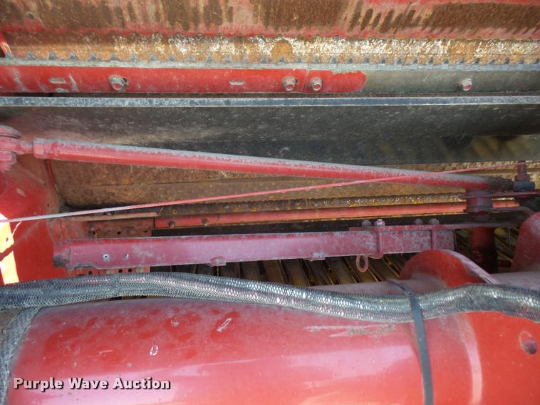 image for item DA1536 2005 New Holland BR780 round baler