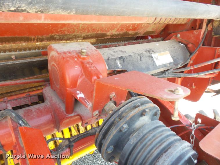 image for item DA1536 2005 New Holland BR780 round baler