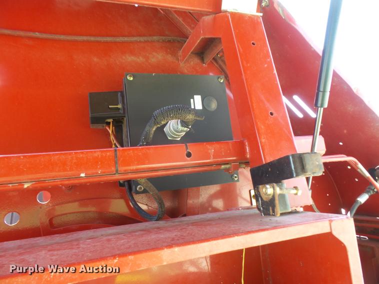 image for item DA1536 2005 New Holland BR780 round baler