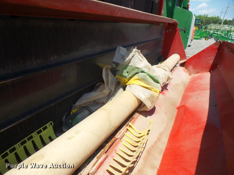 image for item DA1536 2005 New Holland BR780 round baler